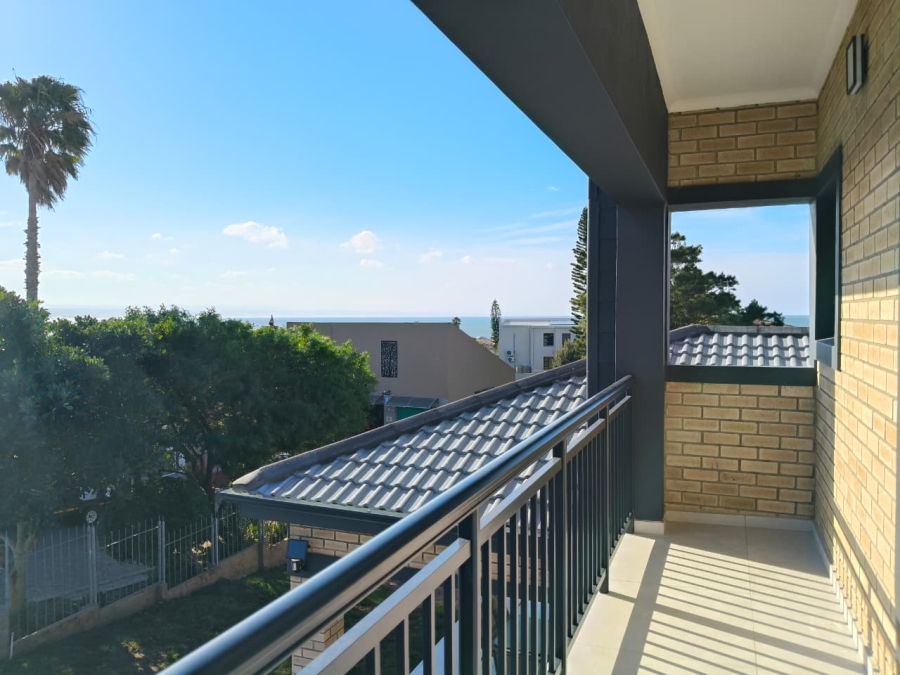 3 Bedroom Property for Sale in Wavecrest Eastern Cape